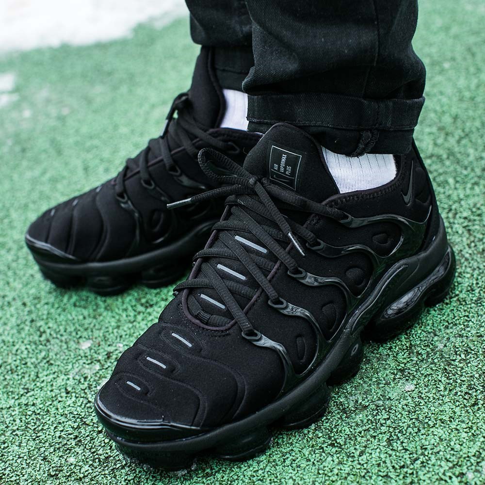 Craft Without neck Shoes Nike Air Vapormax Plus () • price 307 $ •